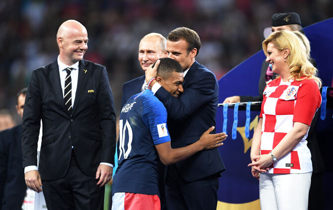 ماكرون يقرر حضور مباراة فرنسا ضد المغرب في نصف نهائي المونديال