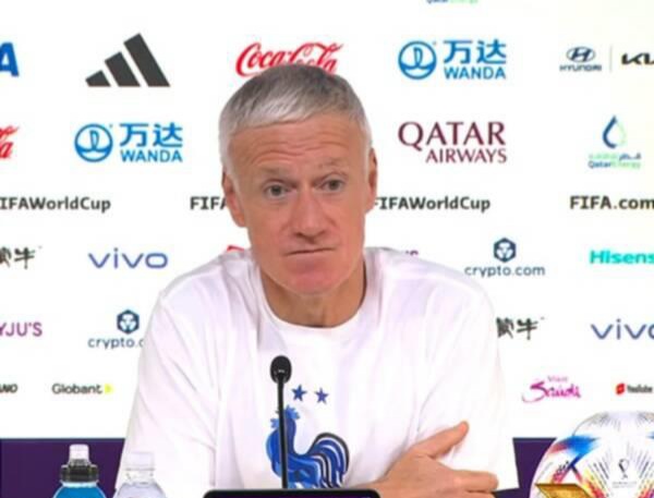 ديشامب: أعشق طريقة لعب المنتخب البولندي