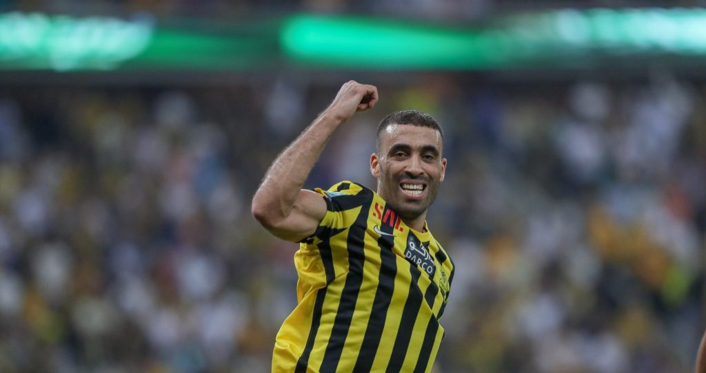 حمد الله يسجل ثنائية ويقود فريقه للفوز في الدوري السعودي