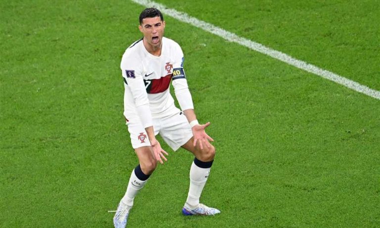 رئيس فرانكفورت : عرض علينا التعاقد مع رونالدو