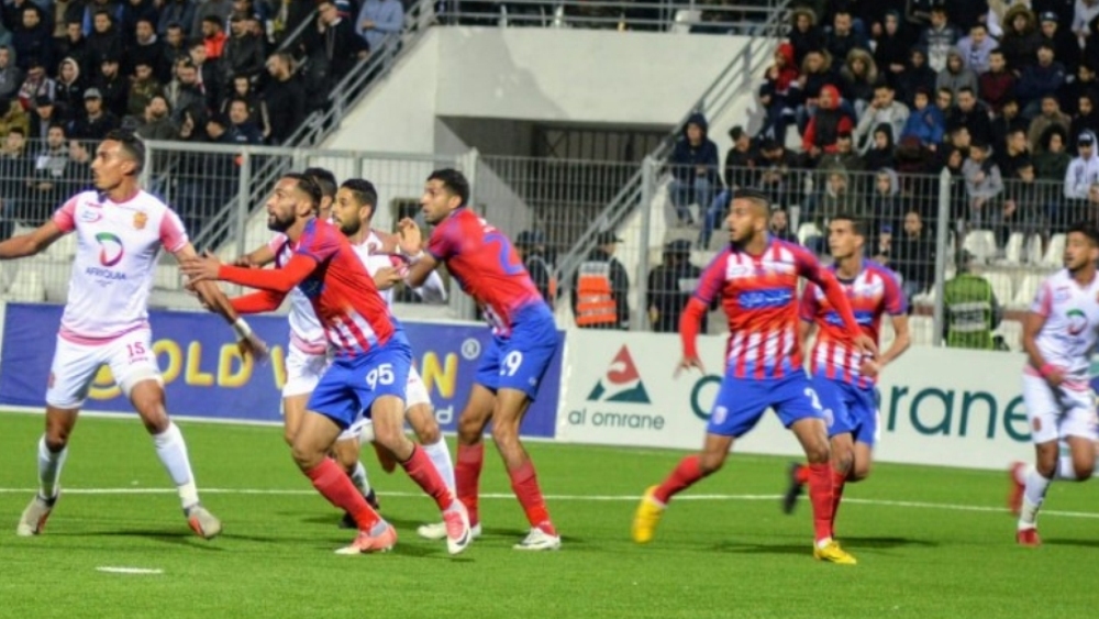 المغرب التطواني يحقق فوزا قاتلا أمام حسنية أكادير في البطولة الاحترافية