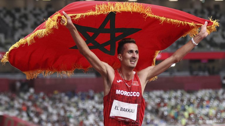 البطل الاولمبي سفيان البقالي أفضل رياضي في إفريقيا لعام 2022