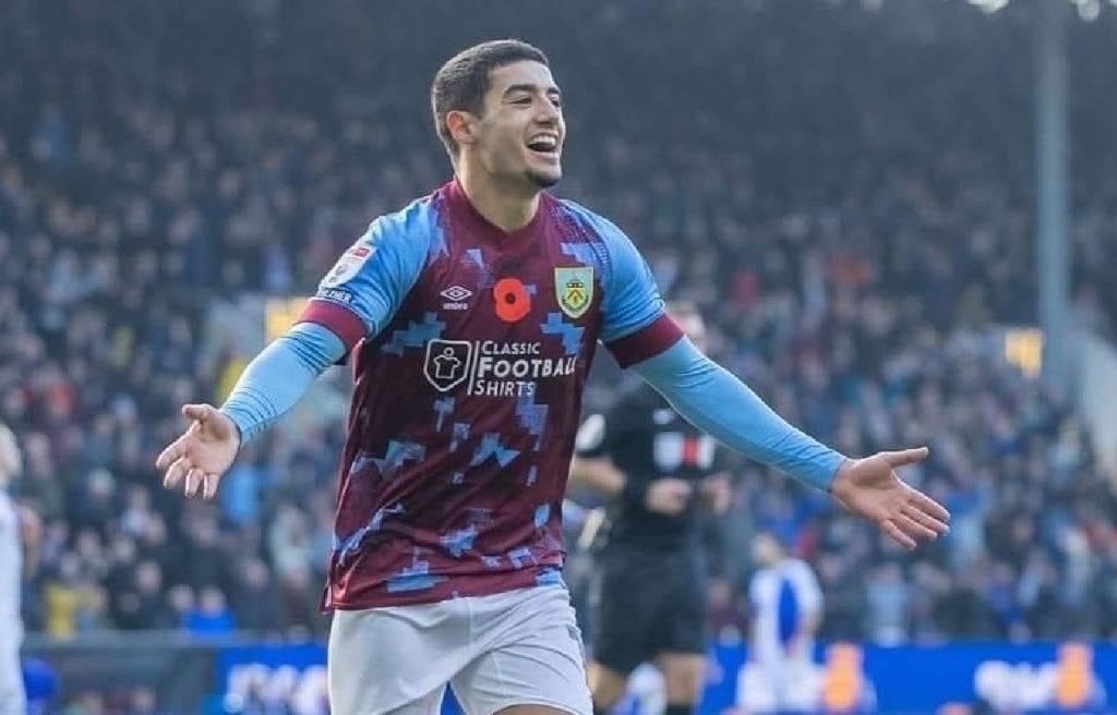 زروري يقود بيرنلي للفوز على ضيفه برمنغهام