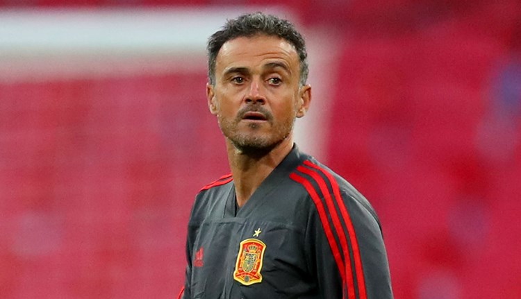 الركراكي :أنا سعيد باللعب ضد لويس إنريكي