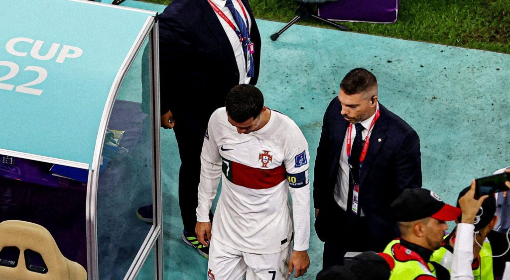 رونالدو يدخل في نوبة بكاء بعد إقصاء البرتغال من المونديال