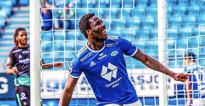 تشيلسي يعلن تعاقده مع المهاجم ديفيد داترو فوفانا تشيلسي يعلن تعاقده مع المهاجم ديفيد داترو فوفانا