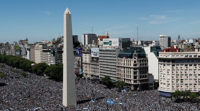 منع حافلة الأرجنتين من مواصلة سيرها في بوينس آيرس.. وإجلاء اللاعبين على متن طائرات هليكوبتر