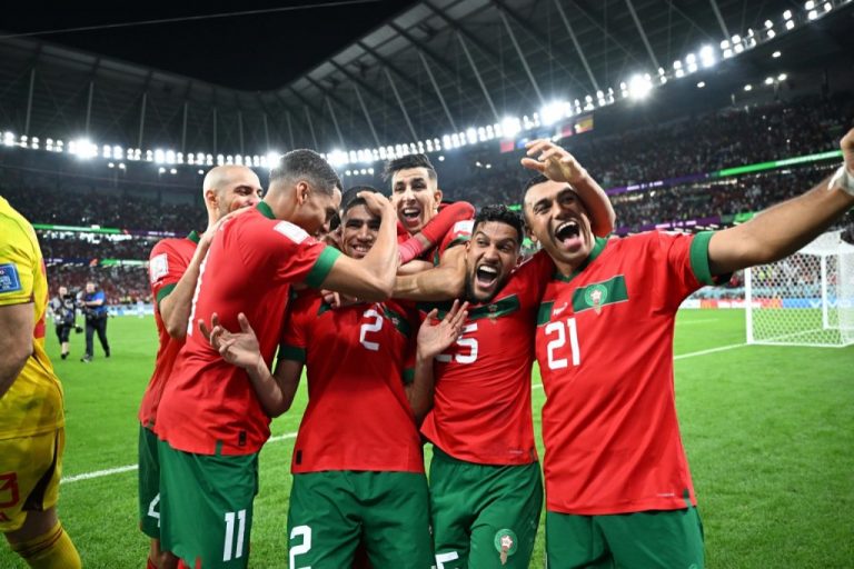 أسود الأطلس يرتقون في التصنيف العالمي للمنتخبات بعد تأهلهم إلى ربع نهائي كأس العالم