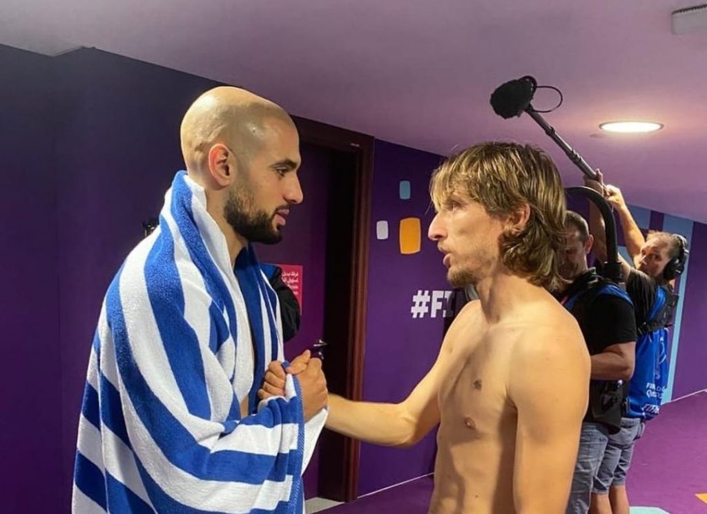 بعدما طلب قميص.. أمرابط يشيد بمودريتش ويؤكد :"ليس لاعبا كبيرا فقط بل الأهم أنه شخص رائع"