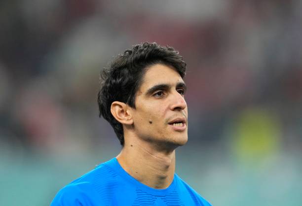 "فيفا" يرشح ياسين بونو لجائزة أفضل حارس في العالم