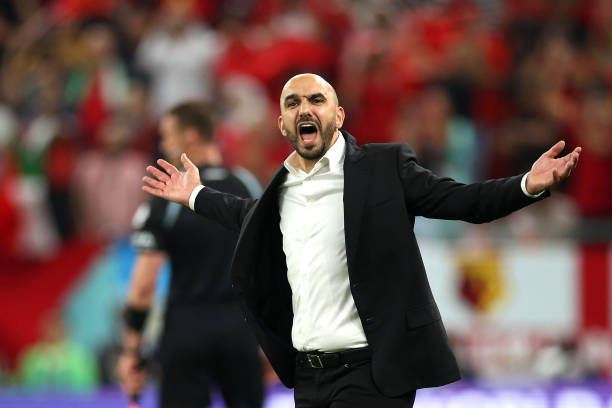 وليد الركراكي أول مدرب مغربي يقود أسود الأطلس إلى الدور الثاني في كأس العالم