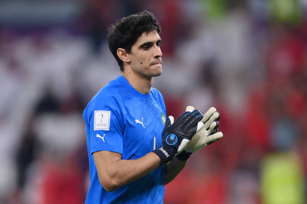 ريال مدريد يضع عينه على ياسين بونو لضمه إلى صفوفه