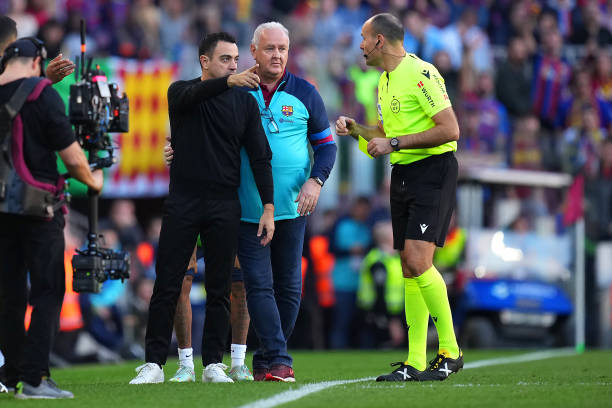 تشافي يكشف أسباب التعادل أمام إسبانيول ويهاجم الحكم لاهوز