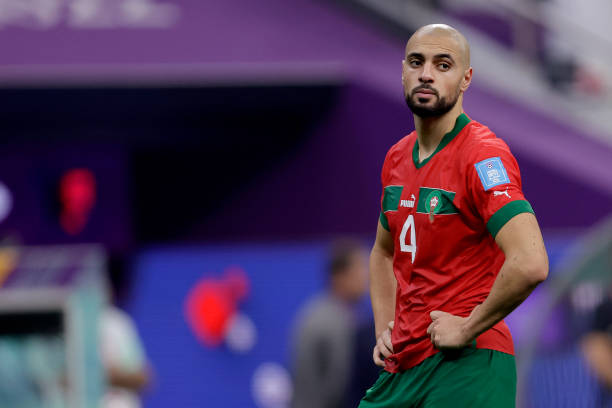 ماكرون يشيد بسفيان أمرابط ويصفه بأفضل لاعب في كأس العالم