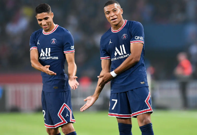 حكيمي خارج التشكيل المتوقع لباريس سان جيرمان ضد ستراسبورج