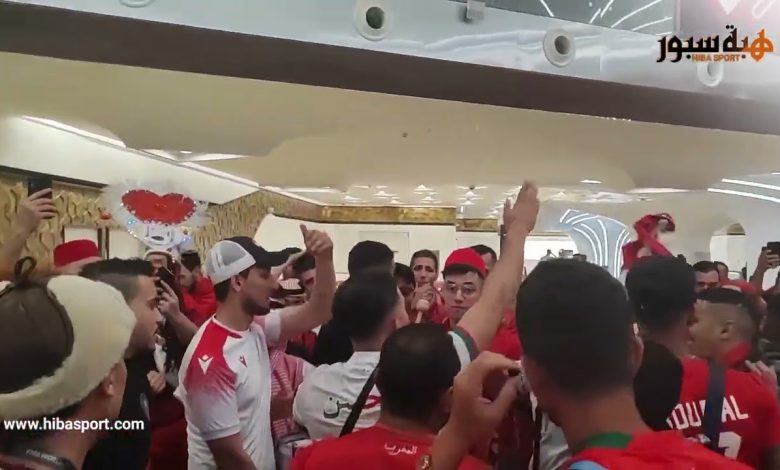 احتفالات المشجعين المغاربة من داخل ميترو الدوحة