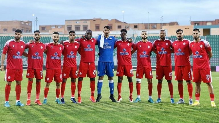 ادارة الوداد تغري اللاعبين لحسم الكلاسيكو