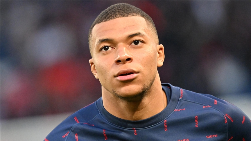 مبايي يرفض اراحته ويطالب باللعب لتفريغ طاقته السلبية