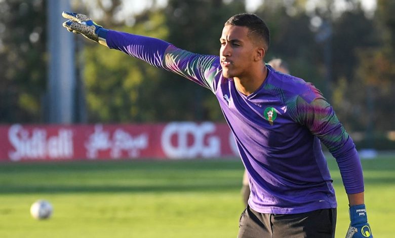 الجزائر تغير الجنسية الرياضية للحارس سامي تلمساني بعد فشله في الحصول على مكانه مع المنتخب المغربي