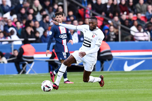 إيكامبي يقود رين للفوز على باريس سان جيرمان في الدوري الفرنسي