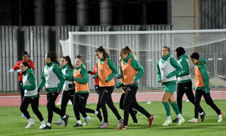 المنتخب الوطني لكرة النسوي يواصل استعداداته لمباراة التشيك الودية