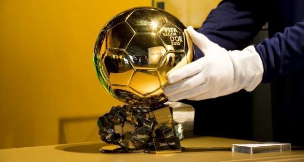 "فرانس فوتبول" تستعد لإعلان المرشحين للتتويج بجائزة الكرة الذهبية