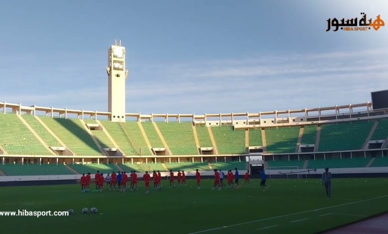 (فيديو) الركراكي يجمع اللاعبين قبل بداية الحصة التدريبية الأخيرة للمنتخب الوطني