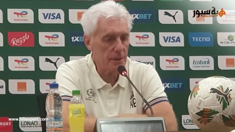 (فيديو) مدرب جنوب افريقيا يشيد بقوة المنتخب المغربي ويؤكد صعوبة اللقاء