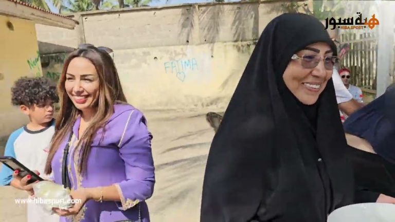 مغربية تطعم الجماهير منذ بداية كأس إفريقيا
