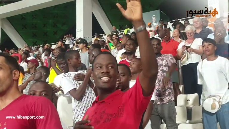 (فيديو) الجمهور المغربي يتفاعل مع النشيد المصري بملعب لورن بوكو