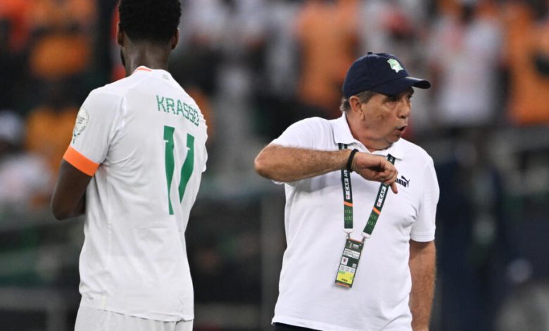 رسميا.. إقالة مدرب كوت ديفوار من منصبه بعد “مهزلة” كأس أفريقيا