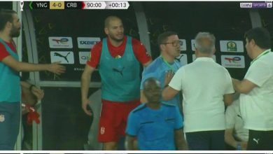 شجار بين الجزائري قديورة ومدربه باكيتا بعد خسارة شباب بلوزداد أمام يونغز افريكان في دوري الأبطال