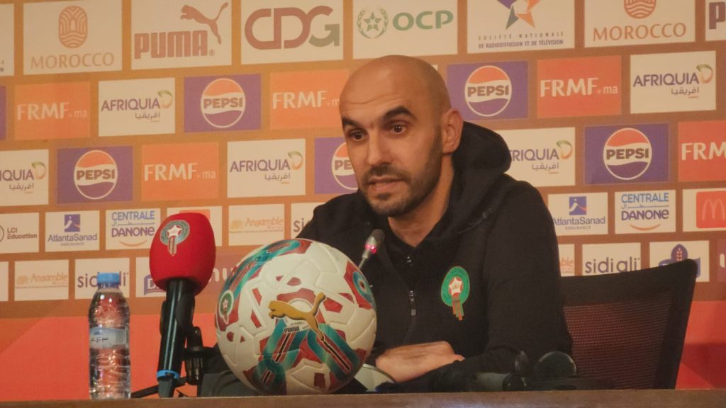 الركراكي يكشف حقيقة وجود خلاف بين زياش ودياز في المنتخب الوطني