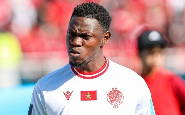 اللاعب السابق للوداد الرياضي زولا يعتنق الإسلام