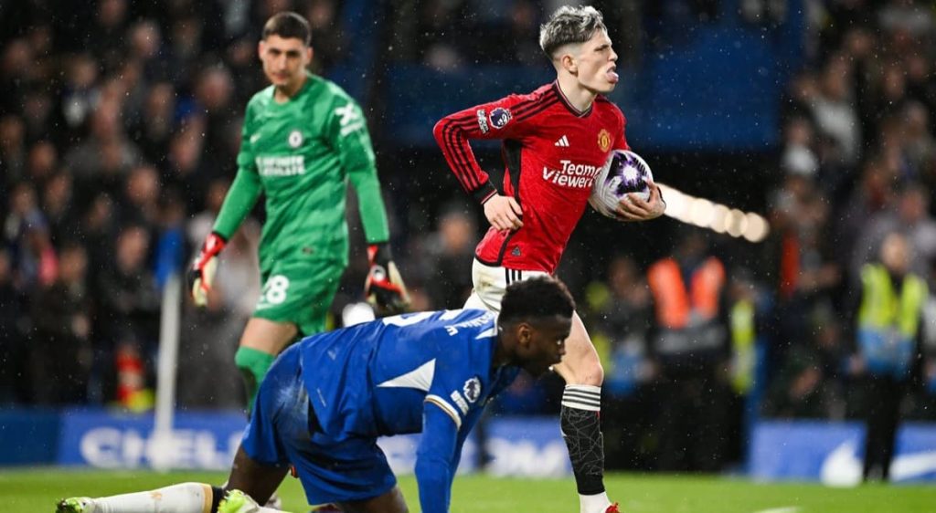 تشيلسي يحقق فوزا مثيرا أمام مانشستر يونايتد في الدوري الإنجليزي