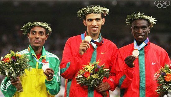 جامعة " هو دو فرانس " بفالانسيان تمنح هشام الكروج الدكتوراه الفخرية