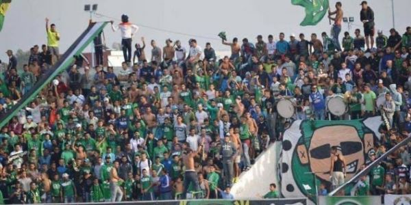 شغب خطير يضرب مباراة اطلس خنيفرة والدفاع الحسني الجديدي