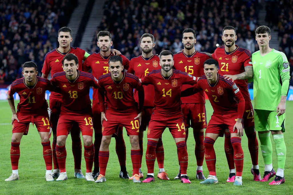 "فيفا" يهدد بتجميد المنتخبات والأندية الإسبانية بسبب التدخل السياسي