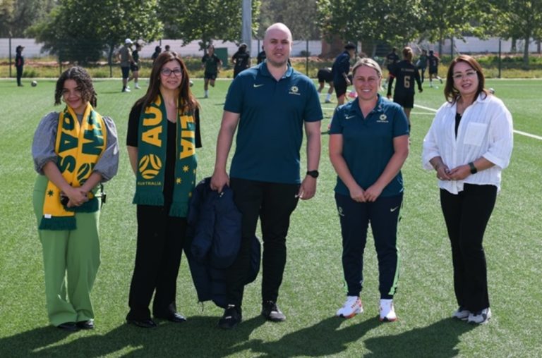 أكاديمية الجيش الملكي تستقبل وفدا من أستراليا