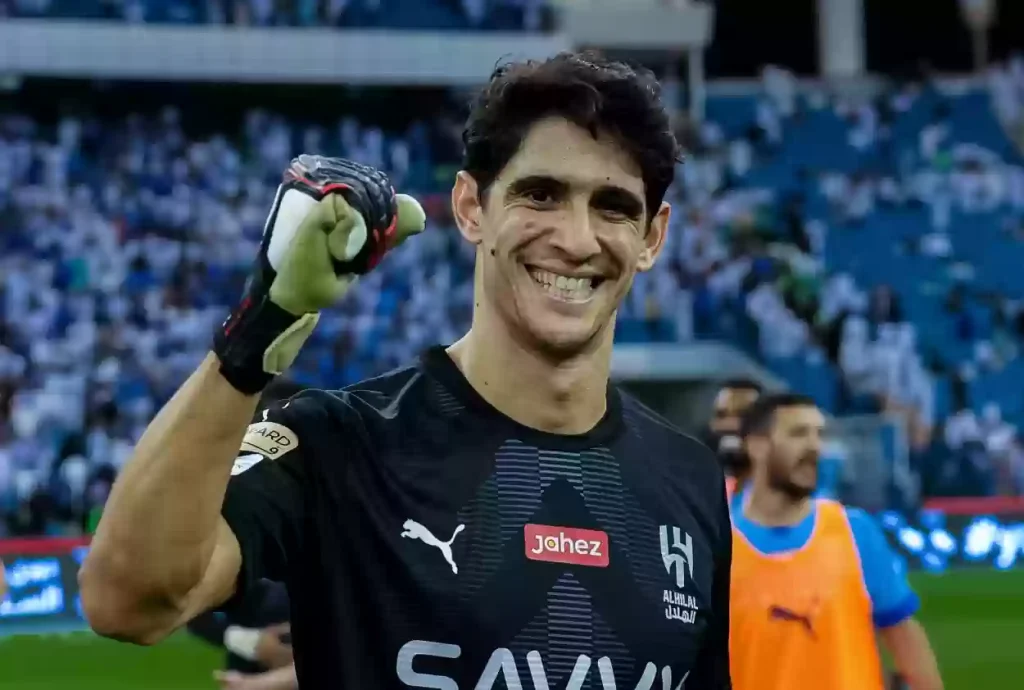 بونو يتألق في ركلات الترجيح ويقود الهلال للتويج بكأس ملك السعودية