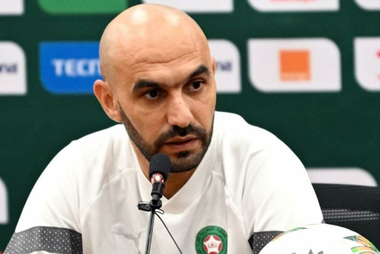 الركراكي يحدث تغييرا جديدا في طاقمه المساعد
