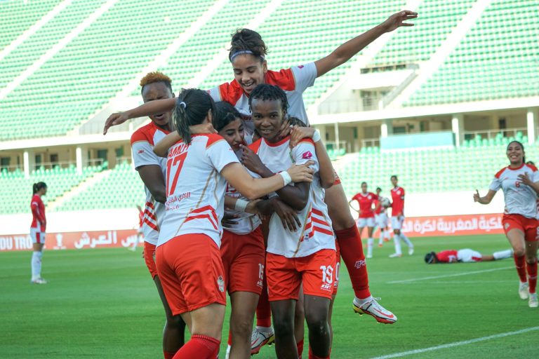 الكرة النسوية.. نادي بلدية العيون يتأهل لمواجهة الجيش الملكي في نهائي كأس العرش