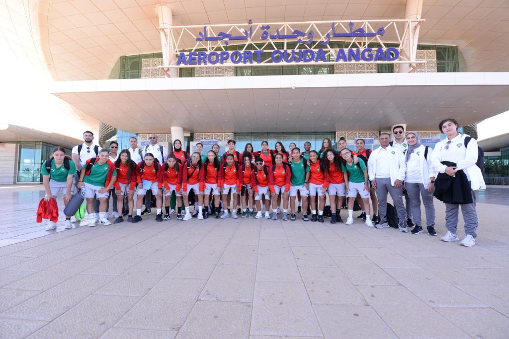 بعثة المنتخب الوطني النسوي لأقل من 17 سنة تتوجه إلى الجزائر