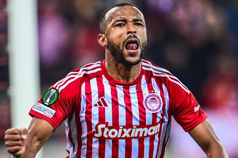 نادي قادش الإسباني "يغازل" أيوب الكعبي بعد تألقه مع أولمبياكوس