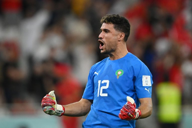 أندية سعودية تدخل في صراع للتعاقد مع منير المحمدي