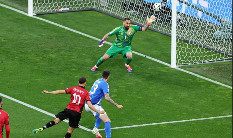 إيطاليا تتلقى أسرع هدف في تاريخ اليورو