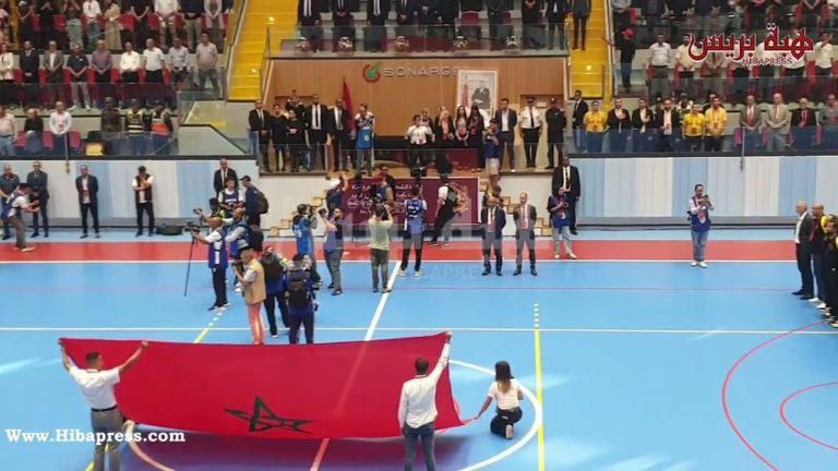 جمهوري الماص وسلا يتفعلان مع النشيد الوطني قبل نهائي كأس العرش لكرة السلة