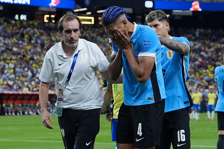 صدمة داخل برشلونة بعد اعلان مدة غياب اراوخو