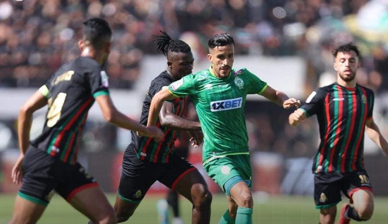 الرجاء الرياضي يفوز على الجيش الملكي ويتوج بلقب كأس العرش الرجاء الرياضي يفوز على الجيش الملكي ويتوج بلقب كأس العرش