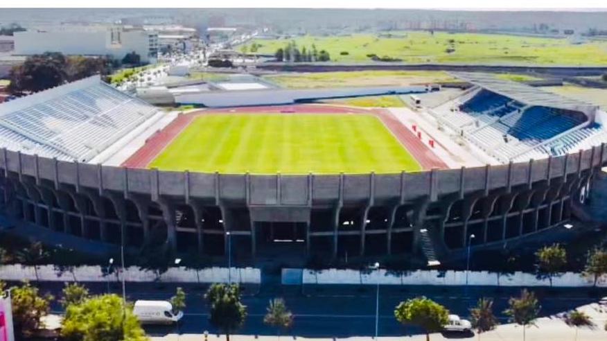 الرجاء تحصل على ترخيص الكاف للعب في ملعب العربي الزاولي بعد تدخل من الجامعة الملكية